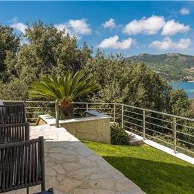 4 bedroom villa with pool and sea views near Dubrovnik sleeps 8